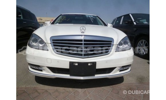 Buy Import Mercedes-Benz 190 (W201) White Car in Import - Dubai in Curacao Buy Import Mercedes-Benz 190 (W201) White Car in Import - Dubai in Curacao