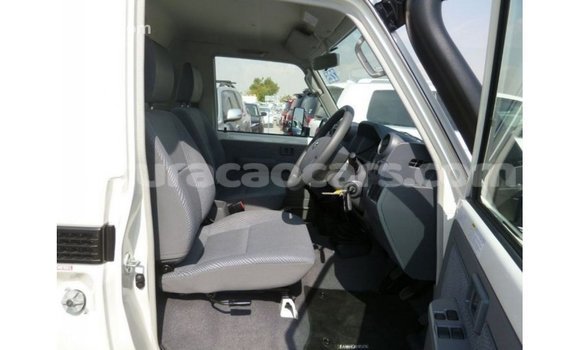 Buy Import Toyota Land Cruiser White Car in Import - Dubai in Curacao Buy Import Toyota Land Cruiser White Car in Import - Dubai in Curacao
