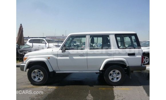 Buy Import Toyota Land Cruiser White Car in Import - Dubai in Curacao Buy Import Toyota Land Cruiser White Car in Import - Dubai in Curacao