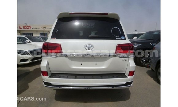 Buy Import Toyota Land Cruiser White Car in Import - Dubai in Curacao Buy Import Toyota Land Cruiser White Car in Import - Dubai in Curacao