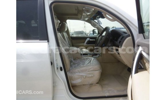 Buy Import Toyota Land Cruiser White Car in Import - Dubai in Curacao Buy Import Toyota Land Cruiser White Car in Import - Dubai in Curacao