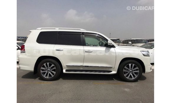 Buy Import Toyota Land Cruiser White Car in Import - Dubai in Curacao Buy Import Toyota Land Cruiser White Car in Import - Dubai in Curacao