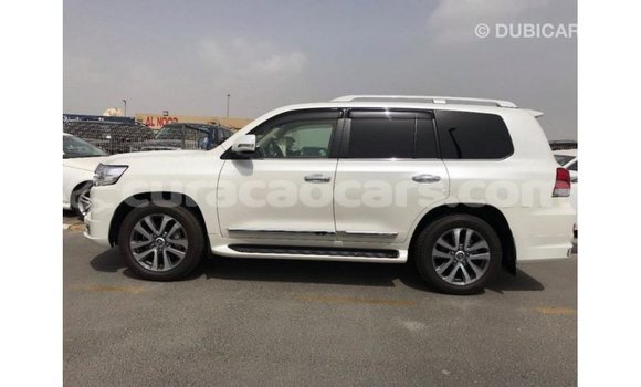 Buy Import Toyota Land Cruiser White Car in Import - Dubai in Curacao Buy Import Toyota Land Cruiser White Car in Import - Dubai in Curacao
