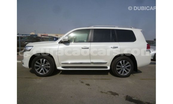 Buy Import Toyota Land Cruiser White Car in Import - Dubai in Curacao Buy Import Toyota Land Cruiser White Car in Import - Dubai in Curacao