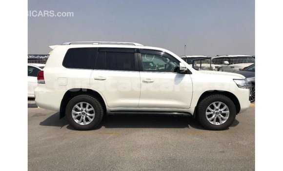 Buy Import Toyota Land Cruiser White Car in Import - Dubai in Curacao Buy Import Toyota Land Cruiser White Car in Import - Dubai in Curacao