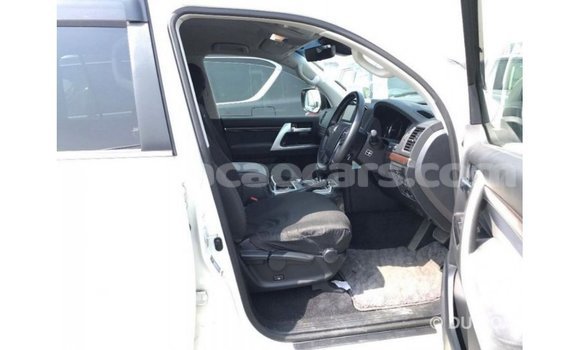 Buy Import Toyota Land Cruiser White Car in Import - Dubai in Curacao Buy Import Toyota Land Cruiser White Car in Import - Dubai in Curacao