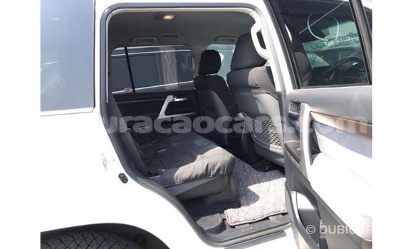Buy Import Toyota Land Cruiser White Car in Import - Dubai in Curacao Buy Import Toyota Land Cruiser White Car in Import - Dubai in Curacao