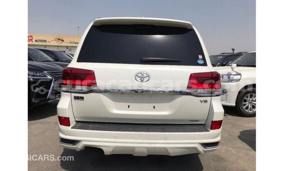 Buy Import Toyota Land Cruiser White Car in Import - Dubai in Curacao Buy Import Toyota Land Cruiser White Car in Import - Dubai in Curacao