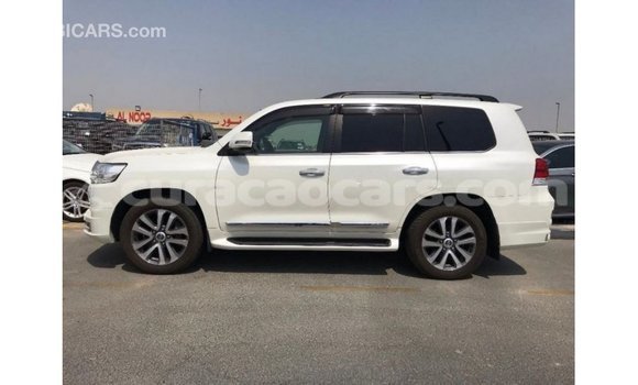 Buy Import Toyota Land Cruiser White Car in Import - Dubai in Curacao Buy Import Toyota Land Cruiser White Car in Import - Dubai in Curacao