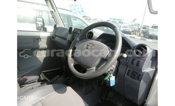 Buy Import Toyota Land Cruiser White Car in Import - Dubai in Curacao Buy Import Toyota Land Cruiser White Car in Import - Dubai in Curacao