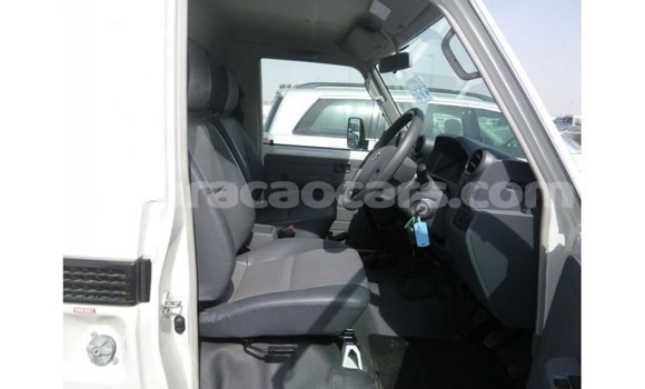 Buy Import Toyota Land Cruiser White Car in Import - Dubai in Curacao Buy Import Toyota Land Cruiser White Car in Import - Dubai in Curacao