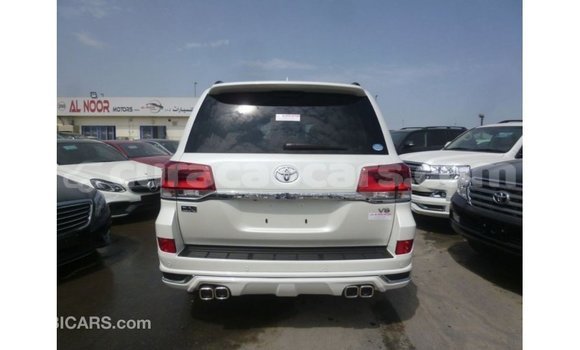 Buy Import Toyota Land Cruiser White Car in Import - Dubai in Curacao Buy Import Toyota Land Cruiser White Car in Import - Dubai in Curacao