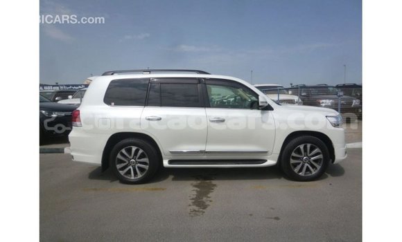 Buy Import Toyota Land Cruiser White Car in Import - Dubai in Curacao Buy Import Toyota Land Cruiser White Car in Import - Dubai in Curacao