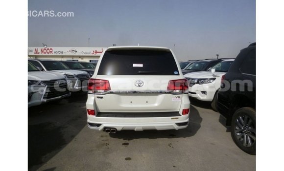 Buy Import Toyota Land Cruiser White Car in Import - Dubai in Curacao Buy Import Toyota Land Cruiser White Car in Import - Dubai in Curacao