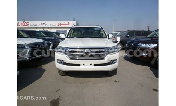 Buy Import Toyota Land Cruiser White Car in Import - Dubai in Curacao Buy Import Toyota Land Cruiser White Car in Import - Dubai in Curacao