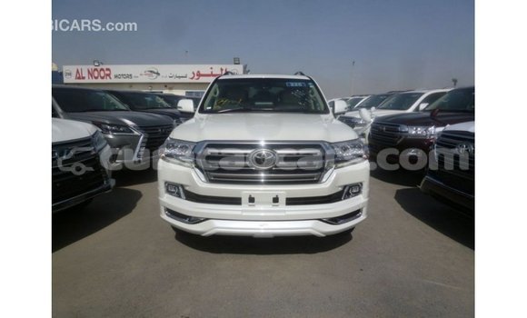 Buy Import Toyota Land Cruiser White Car in Import - Dubai in Curacao Buy Import Toyota Land Cruiser White Car in Import - Dubai in Curacao