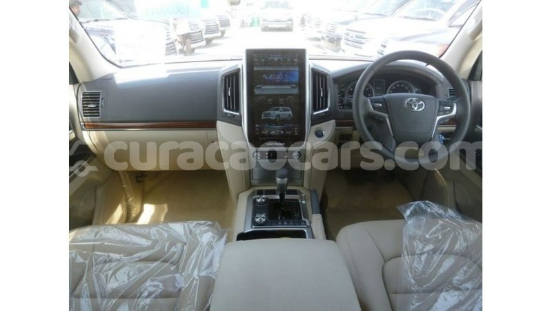 Big with watermark toyota land cruiser curacao import dubai 2208