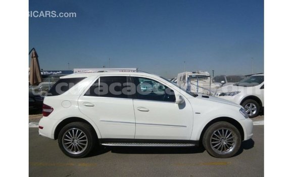 Buy Import Mercedes-Benz 190 (W201) White Car in Import - Dubai in Curacao Buy Import Mercedes-Benz 190 (W201) White Car in Import - Dubai in Curacao