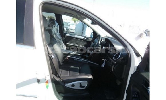 Buy Import Mercedes-Benz 190 (W201) White Car in Import - Dubai in Curacao Buy Import Mercedes-Benz 190 (W201) White Car in Import - Dubai in Curacao