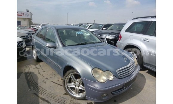 Buy Import Mercedes-Benz 190 (W201) Blue Car in Import - Dubai in Curacao Buy Import Mercedes-Benz 190 (W201) Blue Car in Import - Dubai in Curacao
