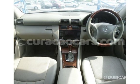Buy Import Mercedes-Benz 190 (W201) Blue Car in Import - Dubai in Curacao Buy Import Mercedes-Benz 190 (W201) Blue Car in Import - Dubai in Curacao