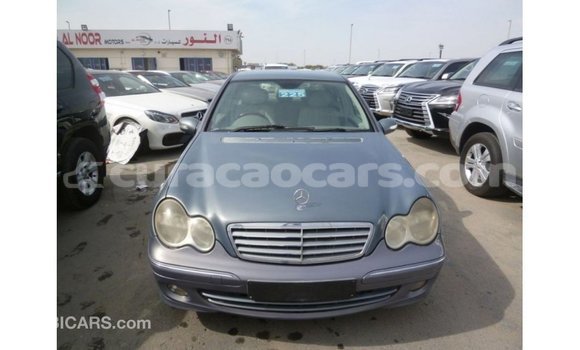 Buy Import Mercedes-Benz 190 (W201) Blue Car in Import - Dubai in Curacao Buy Import Mercedes-Benz 190 (W201) Blue Car in Import - Dubai in Curacao