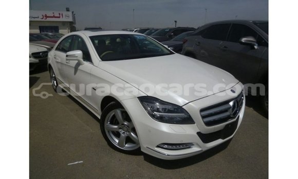Buy Import Mercedes-Benz 190 (W201) White Car in Import - Dubai in Curacao Buy Import Mercedes-Benz 190 (W201) White Car in Import - Dubai in Curacao