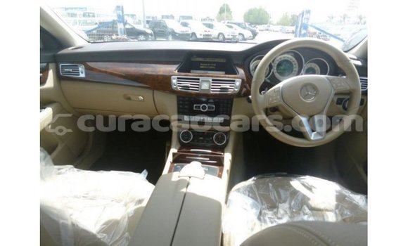 Buy Import Mercedes-Benz 190 (W201) White Car in Import - Dubai in Curacao Buy Import Mercedes-Benz 190 (W201) White Car in Import - Dubai in Curacao