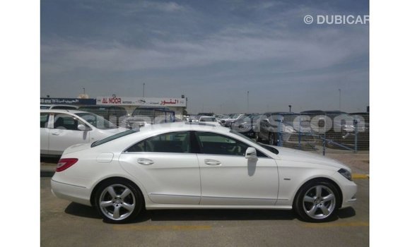 Buy Import Mercedes-Benz 190 (W201) White Car in Import - Dubai in Curacao Buy Import Mercedes-Benz 190 (W201) White Car in Import - Dubai in Curacao