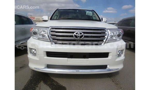 Buy Import Toyota Land Cruiser White Car in Import - Dubai in Curacao Buy Import Toyota Land Cruiser White Car in Import - Dubai in Curacao