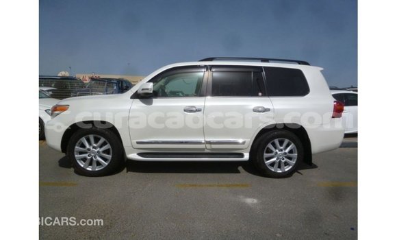 Buy Import Toyota Land Cruiser White Car in Import - Dubai in Curacao Buy Import Toyota Land Cruiser White Car in Import - Dubai in Curacao