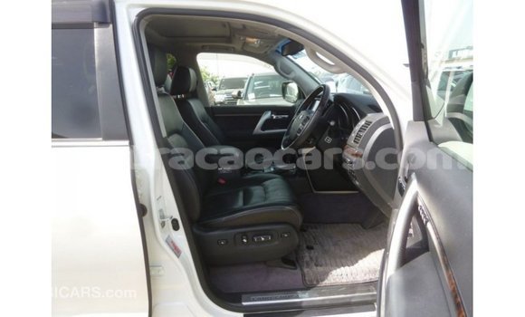 Buy Import Toyota Land Cruiser White Car in Import - Dubai in Curacao Buy Import Toyota Land Cruiser White Car in Import - Dubai in Curacao