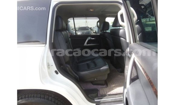 Buy Import Toyota Land Cruiser White Car in Import - Dubai in Curacao Buy Import Toyota Land Cruiser White Car in Import - Dubai in Curacao