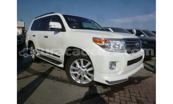 Buy Import Toyota Land Cruiser White Car in Import - Dubai in Curacao Buy Import Toyota Land Cruiser White Car in Import - Dubai in Curacao