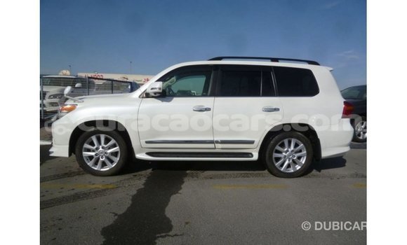 Buy Import Toyota Land Cruiser White Car in Import - Dubai in Curacao Buy Import Toyota Land Cruiser White Car in Import - Dubai in Curacao