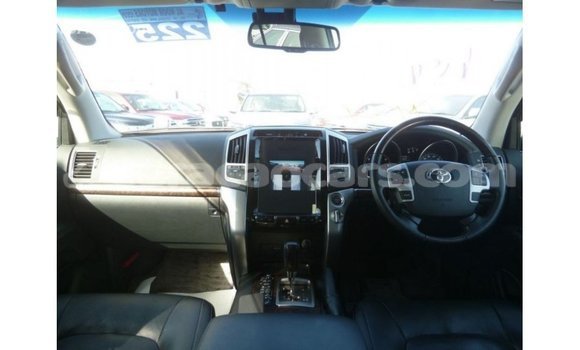 Buy Import Toyota Land Cruiser White Car in Import - Dubai in Curacao Buy Import Toyota Land Cruiser White Car in Import - Dubai in Curacao