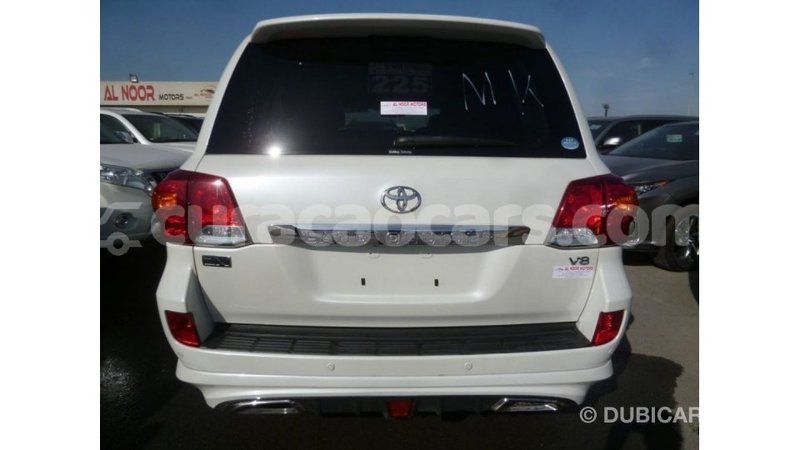 Big with watermark toyota land cruiser curacao import dubai 2228