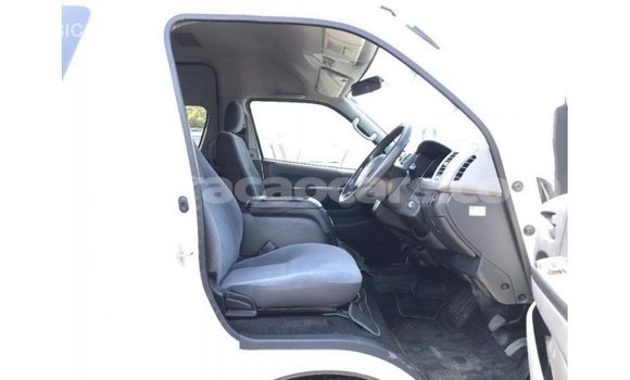 Buy Import Toyota Hiace White Car in Import - Dubai in Curacao Buy Import Toyota Hiace White Car in Import - Dubai in Curacao