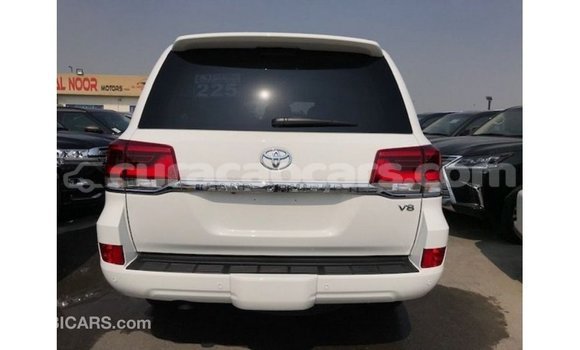 Buy Import Toyota Land Cruiser White Car in Import - Dubai in Curacao Buy Import Toyota Land Cruiser White Car in Import - Dubai in Curacao