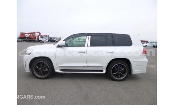 Buy Import Toyota Land Cruiser White Car in Import - Dubai in Curacao Buy Import Toyota Land Cruiser White Car in Import - Dubai in Curacao