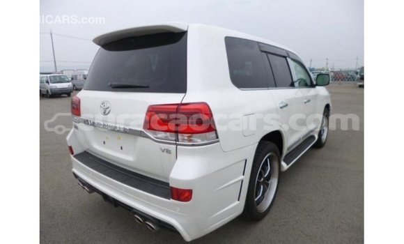 Buy Import Toyota Land Cruiser White Car in Import - Dubai in Curacao Buy Import Toyota Land Cruiser White Car in Import - Dubai in Curacao