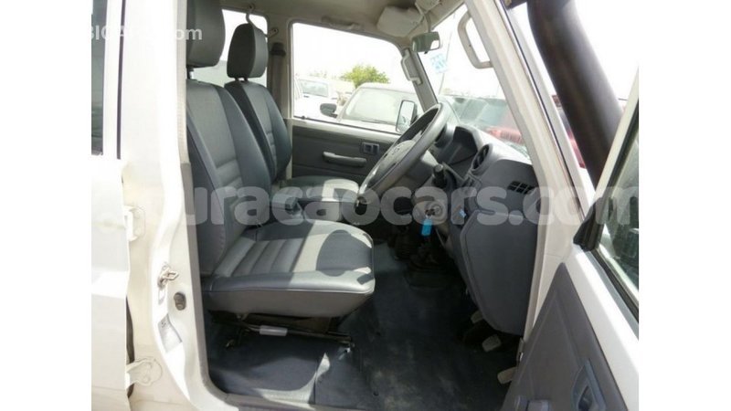 Big with watermark toyota land cruiser curacao import dubai 2302