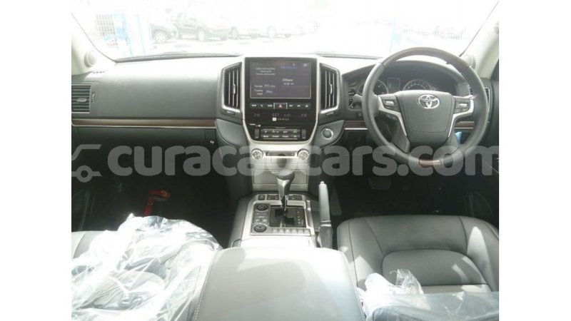 Big with watermark toyota land cruiser curacao import dubai 2333