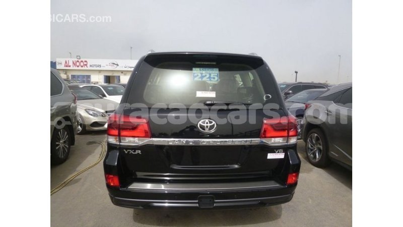 Big with watermark toyota land cruiser curacao import dubai 2333