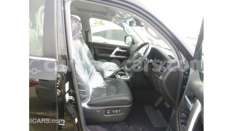 Big with watermark toyota land cruiser curacao import dubai 2333