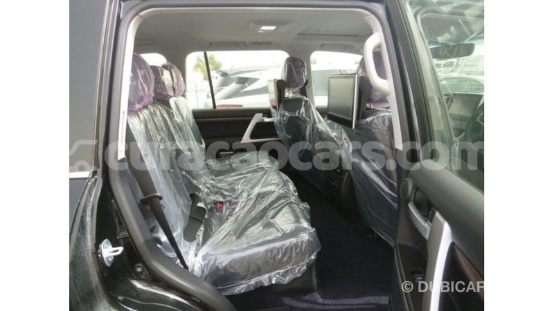 Big with watermark toyota land cruiser curacao import dubai 2333