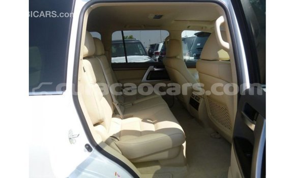 Buy Import Toyota Land Cruiser White Car in Import - Dubai in Curacao Buy Import Toyota Land Cruiser White Car in Import - Dubai in Curacao