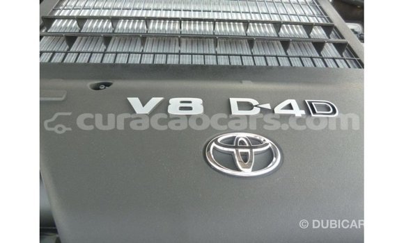 Buy Import Toyota Land Cruiser White Car in Import - Dubai in Curacao Buy Import Toyota Land Cruiser White Car in Import - Dubai in Curacao