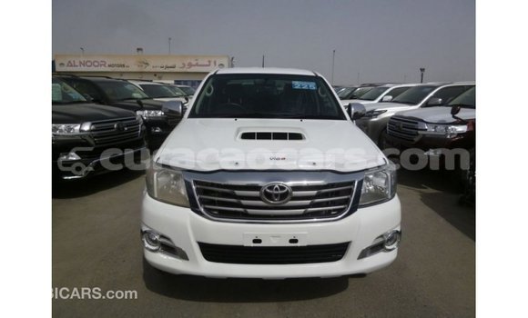Buy Import Toyota Hilux White Car in Import - Dubai in Curacao Buy Import Toyota Hilux White Car in Import - Dubai in Curacao