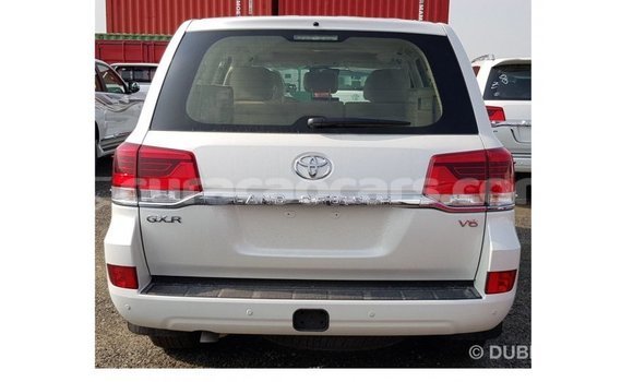 Buy Import Toyota Land Cruiser White Car in Import - Dubai in Curacao Buy Import Toyota Land Cruiser White Car in Import - Dubai in Curacao